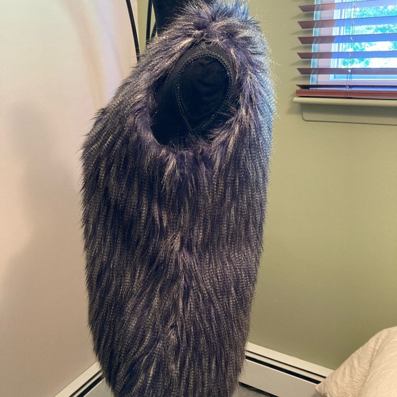 Buffalo David Bitton Blue and Silver Faux Fur Vest - Picture 4 of 6